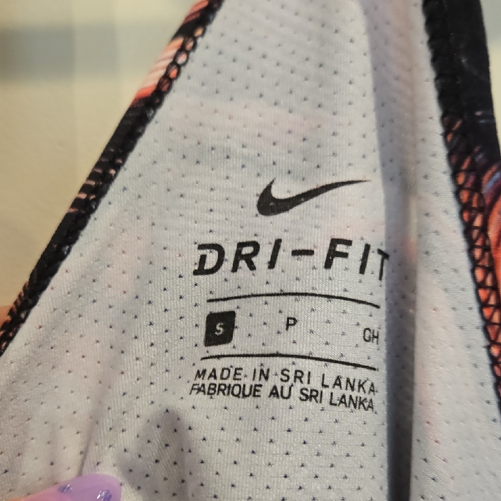 Nike Pro Women's Racerback Training Tank Swirl Pattern - Picture 3 of 4